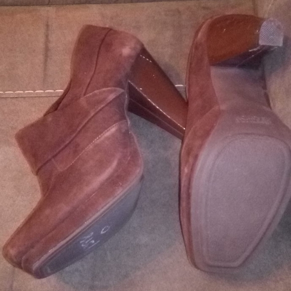 Kenneth Cole Reaction Brown Booties - Picture 6 of 6